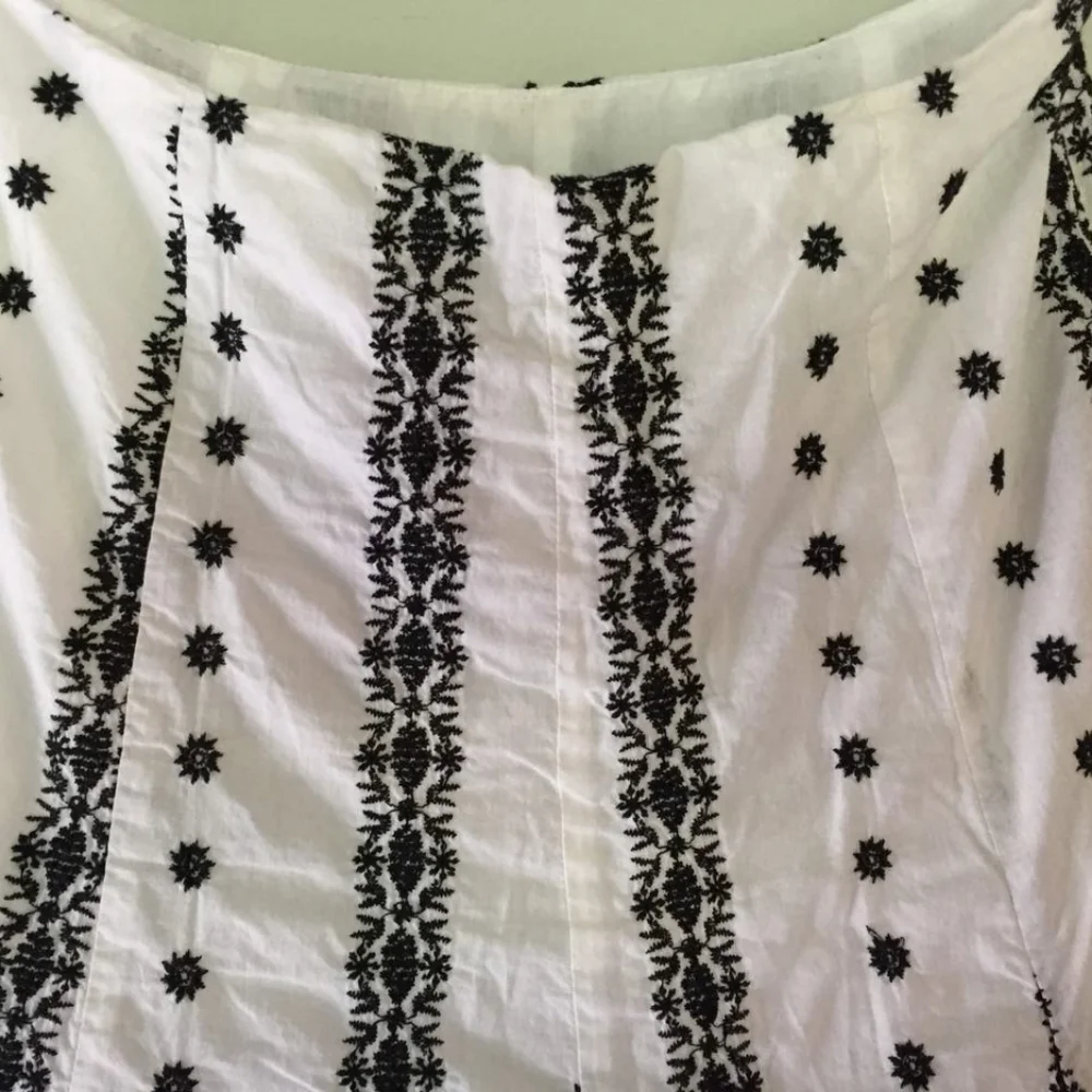 Flirty and Fun black and white size 8 Touche skirt - Picture 2 of 11